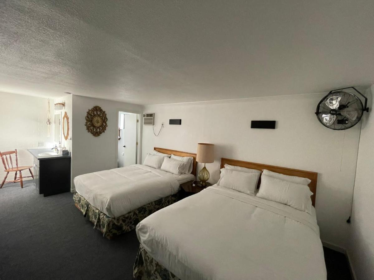 The Aztec Motel & Creative Space Seligman Exteriér fotografie