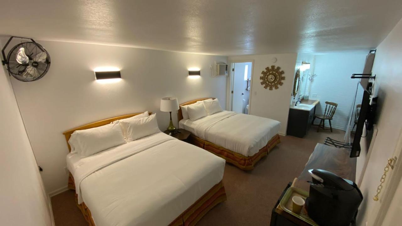 The Aztec Motel & Creative Space Seligman Exteriér fotografie